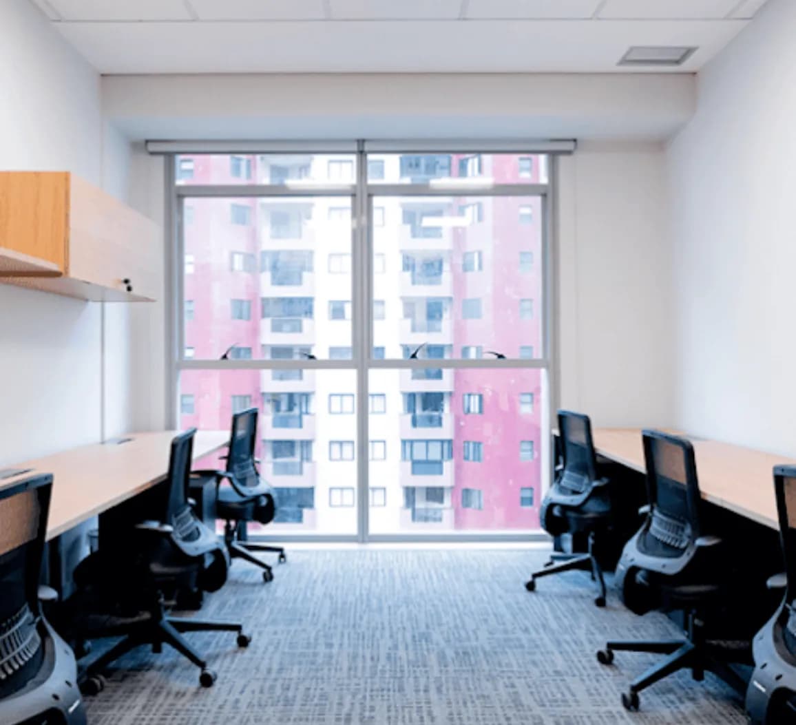 Sala de trabalho do escritório da Leven, em Porto Alegre